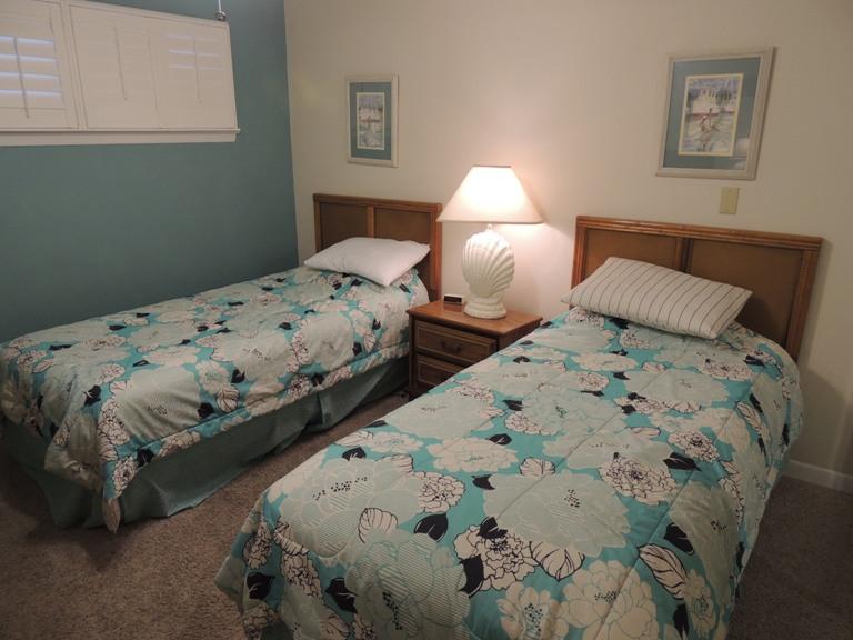 ISLANDER CONDO PH 2 - Residential