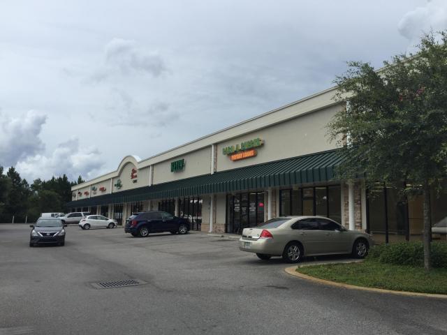 Recently renovated office space conveniently located to Hurlburt AFB. Includes offices and washer/dryer hookups in the rear. Perfect space for professional office or can be reconfigured for salon/spa.