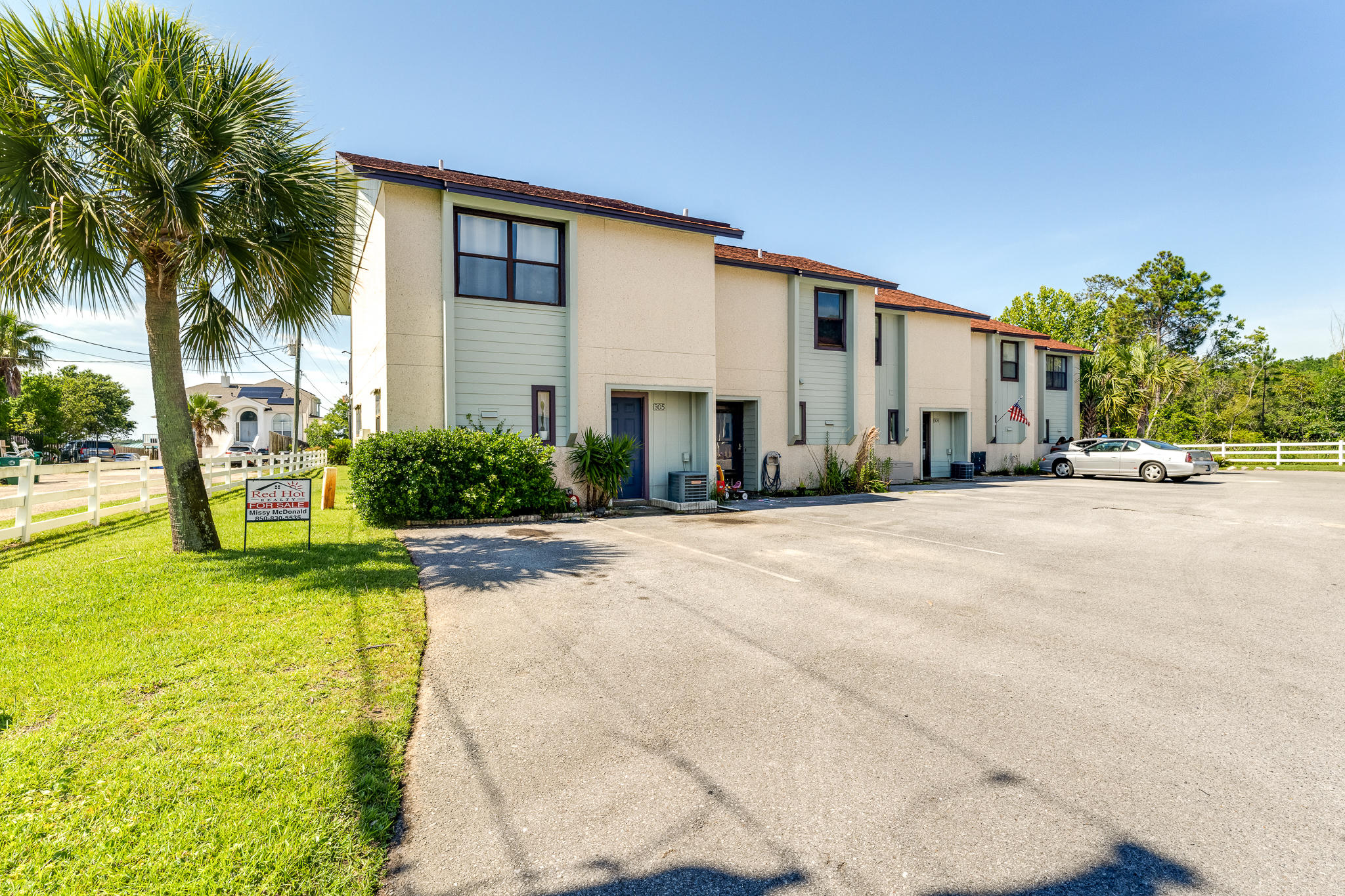 LA MAR WEST T/H PH 2 - Residential