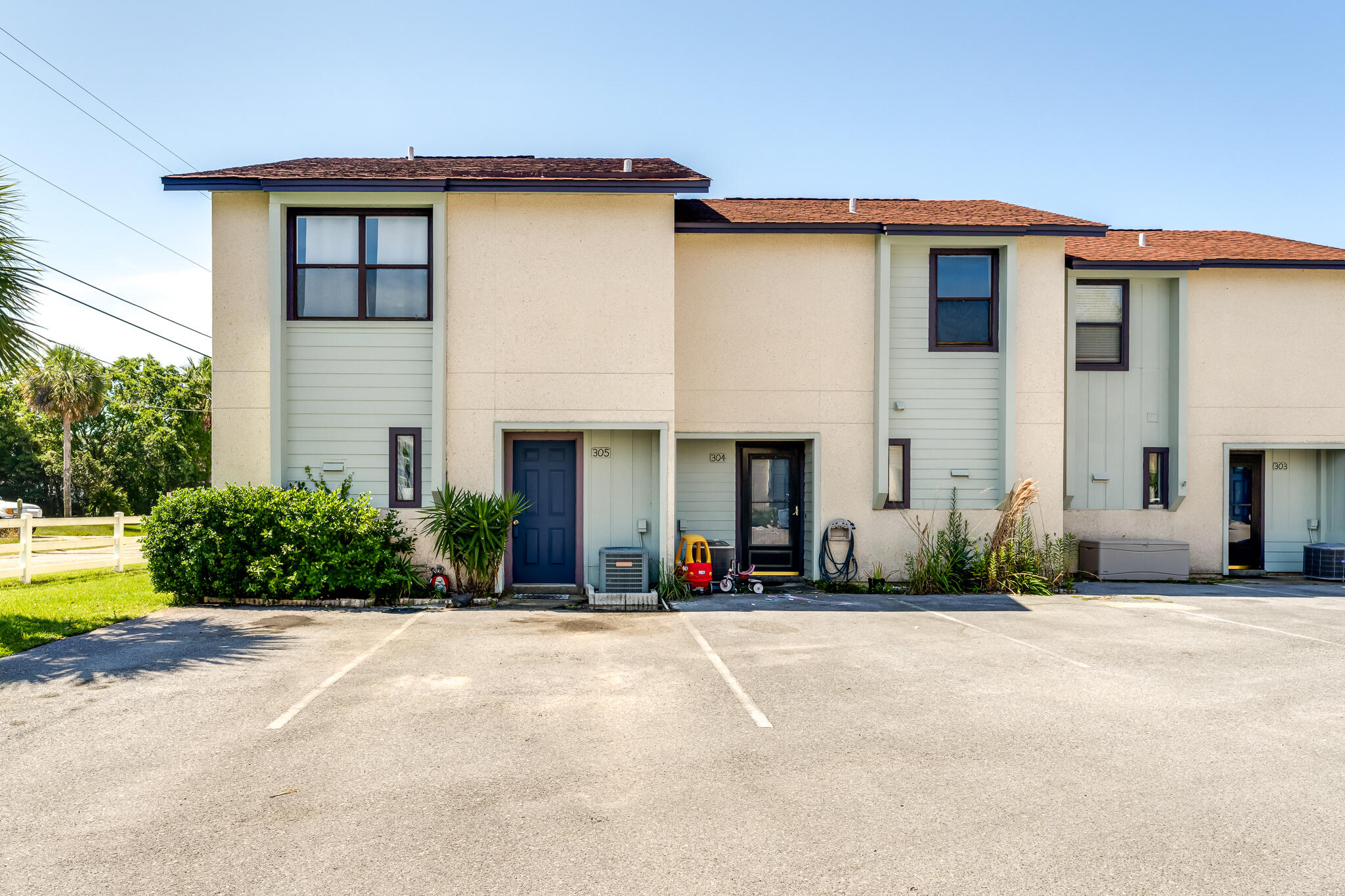 LA MAR WEST T/H PH 2 - Residential