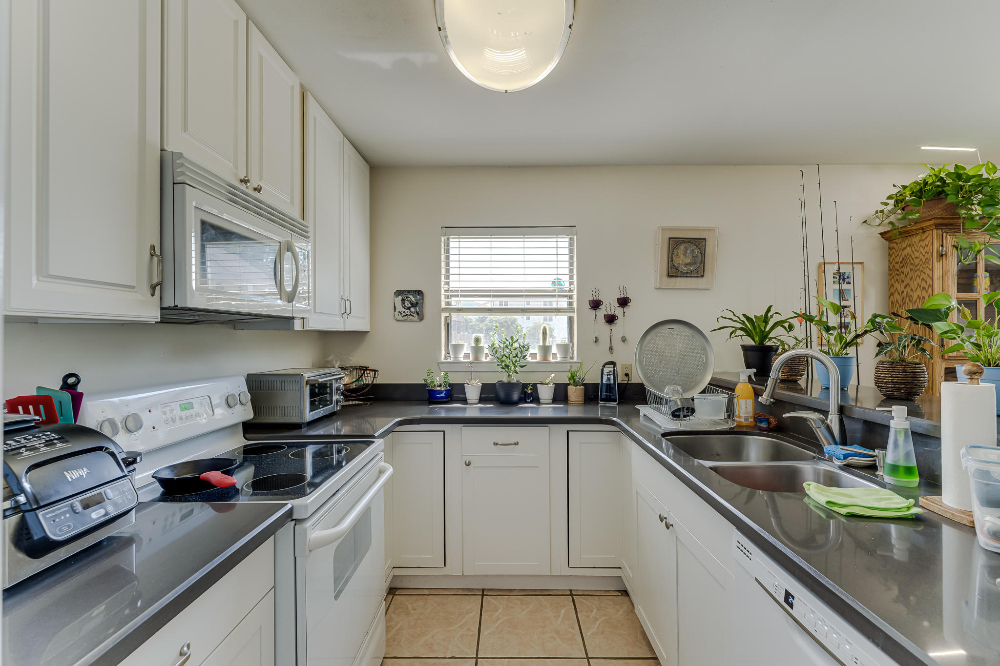 LA MAR WEST T/H PH 2 - Residential