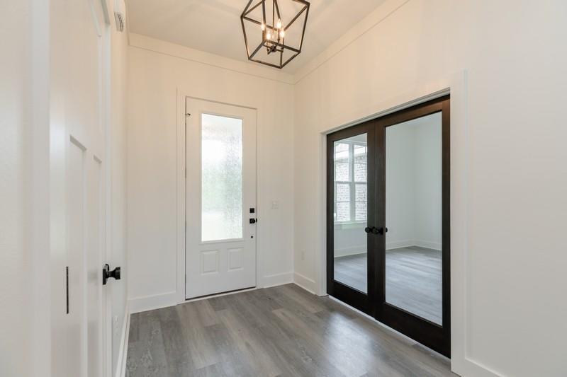 CRESTVIEW (231100.00) - Residential