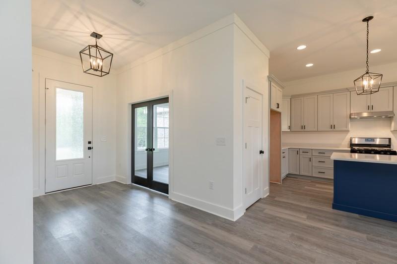 CRESTVIEW (231100.00) - Residential