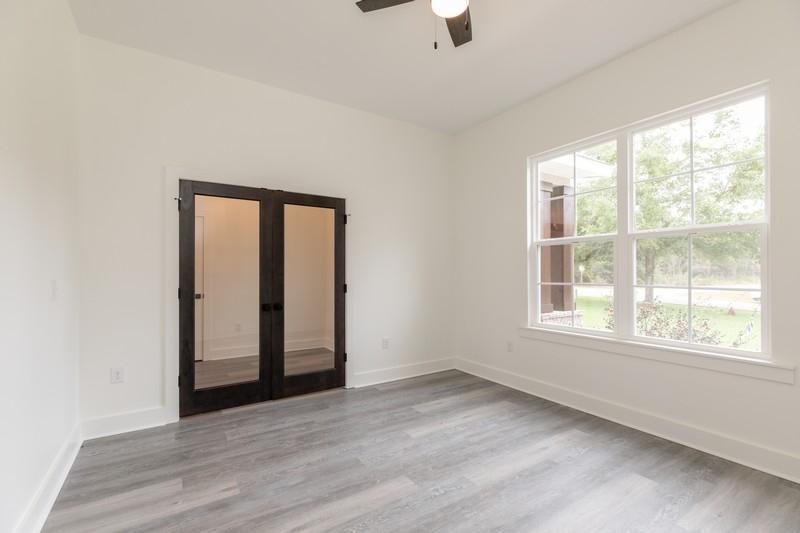 CRESTVIEW (231100.00) - Residential