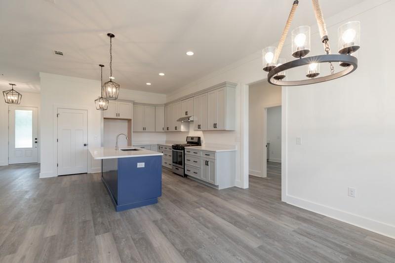 CRESTVIEW (231100.00) - Residential