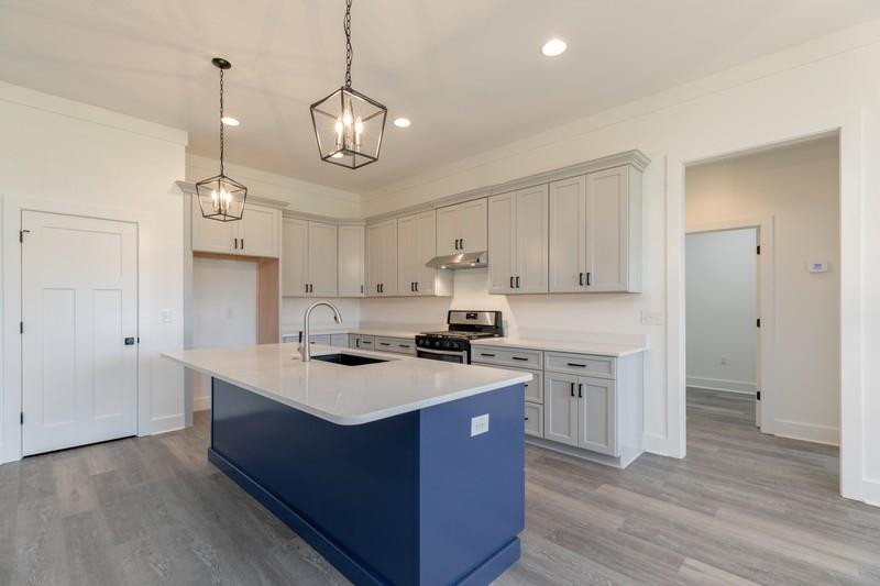 CRESTVIEW (231100.00) - Residential