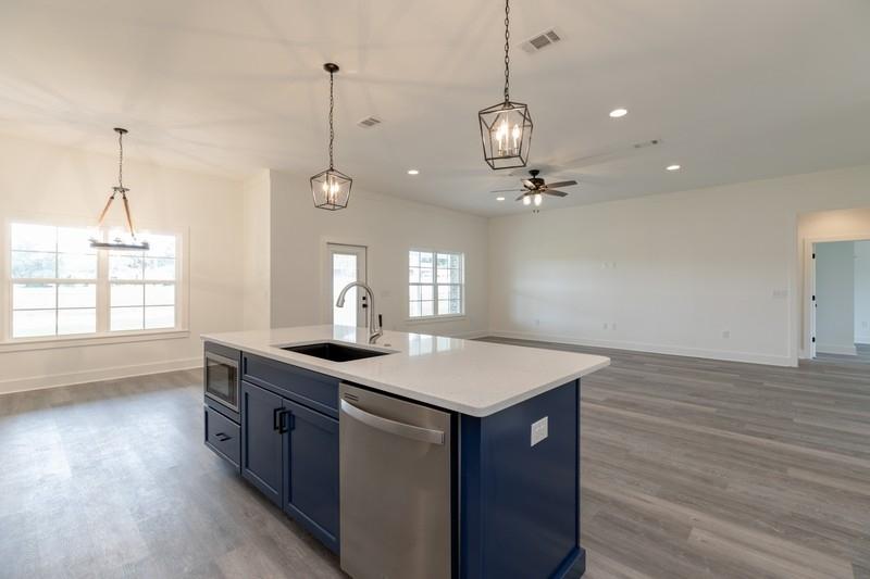 CRESTVIEW (231100.00) - Residential