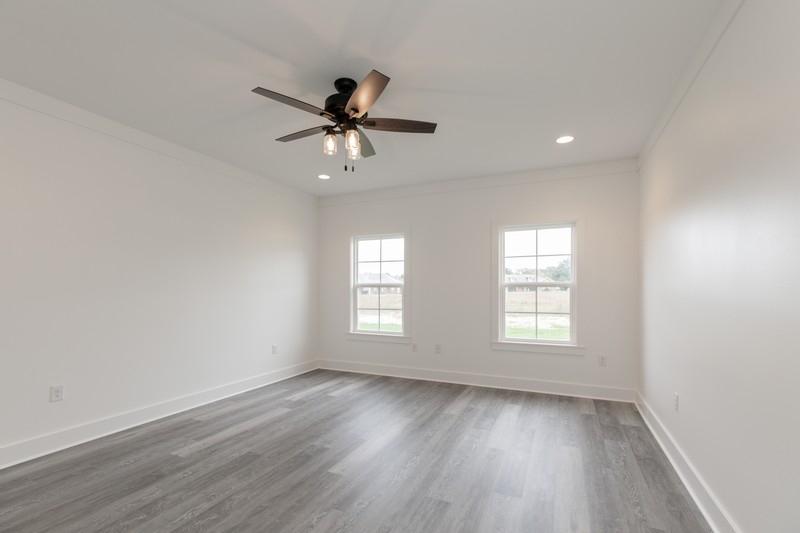 CRESTVIEW (231100.00) - Residential