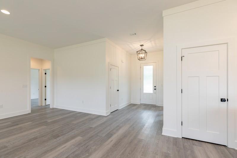 CRESTVIEW (231100.00) - Residential