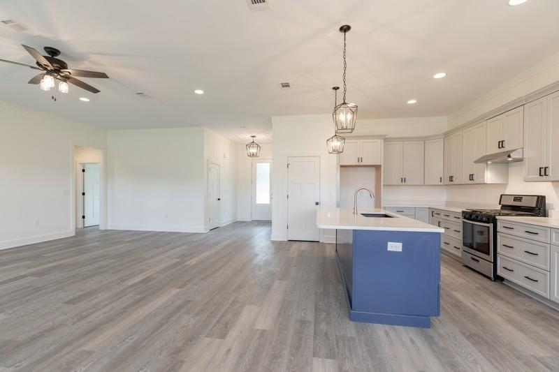 CRESTVIEW (231100.00) - Residential