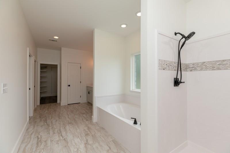 CRESTVIEW (231100.00) - Residential