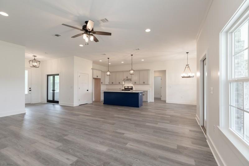 CRESTVIEW (231100.00) - Residential