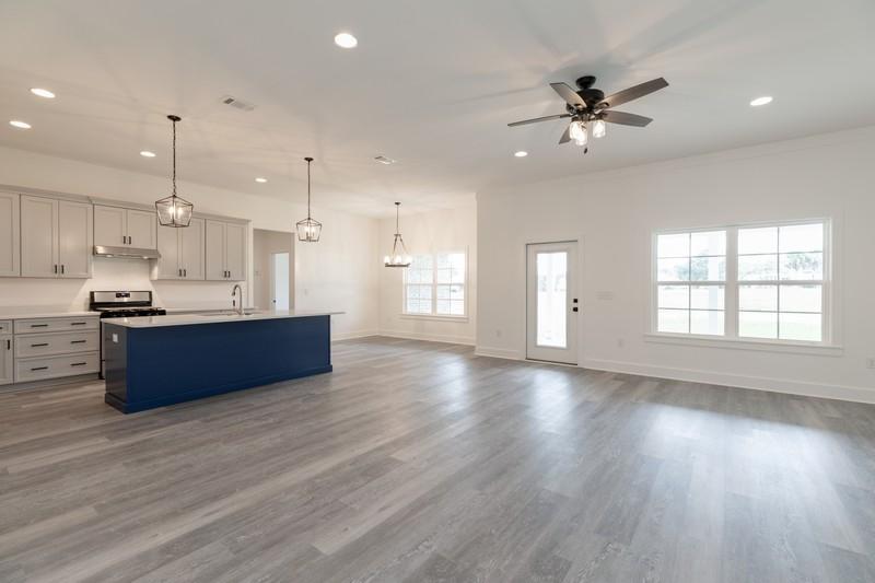 CRESTVIEW (231100.00) - Residential