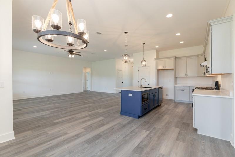 CRESTVIEW (231100.00) - Residential