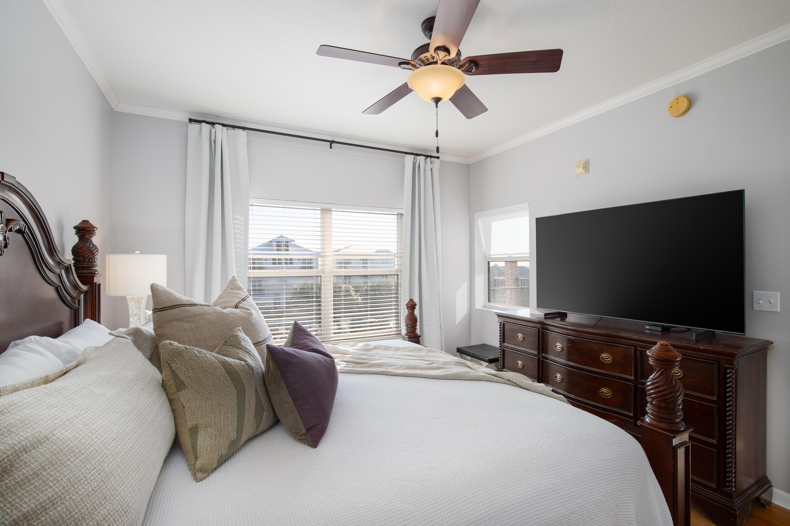 EMERALD WATERS - Residential