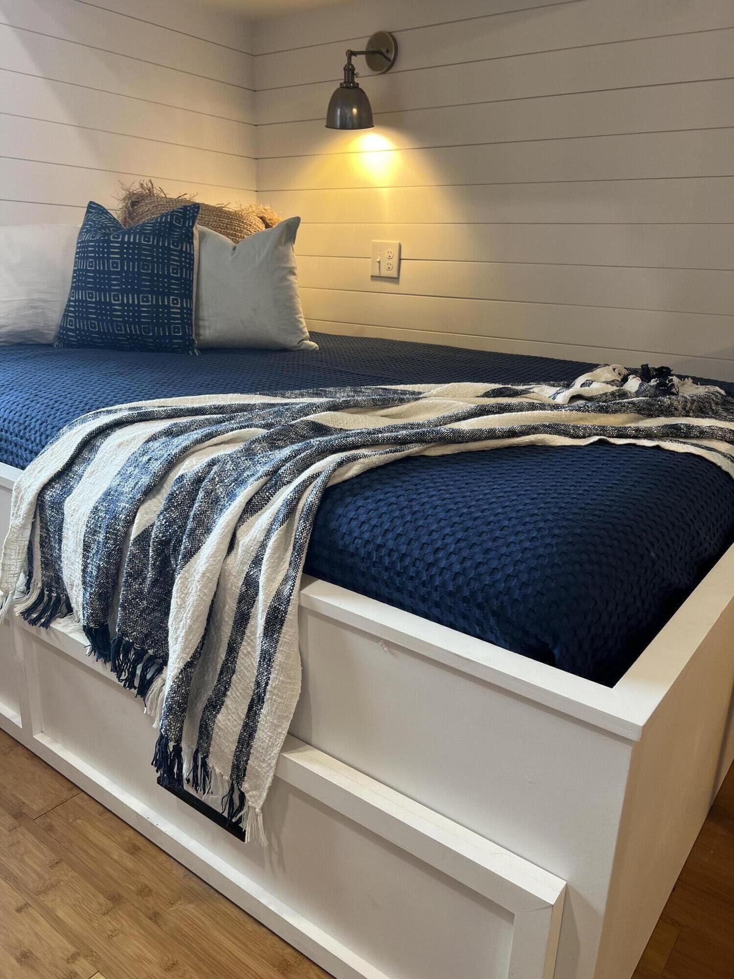 EMERALD WATERS - Residential