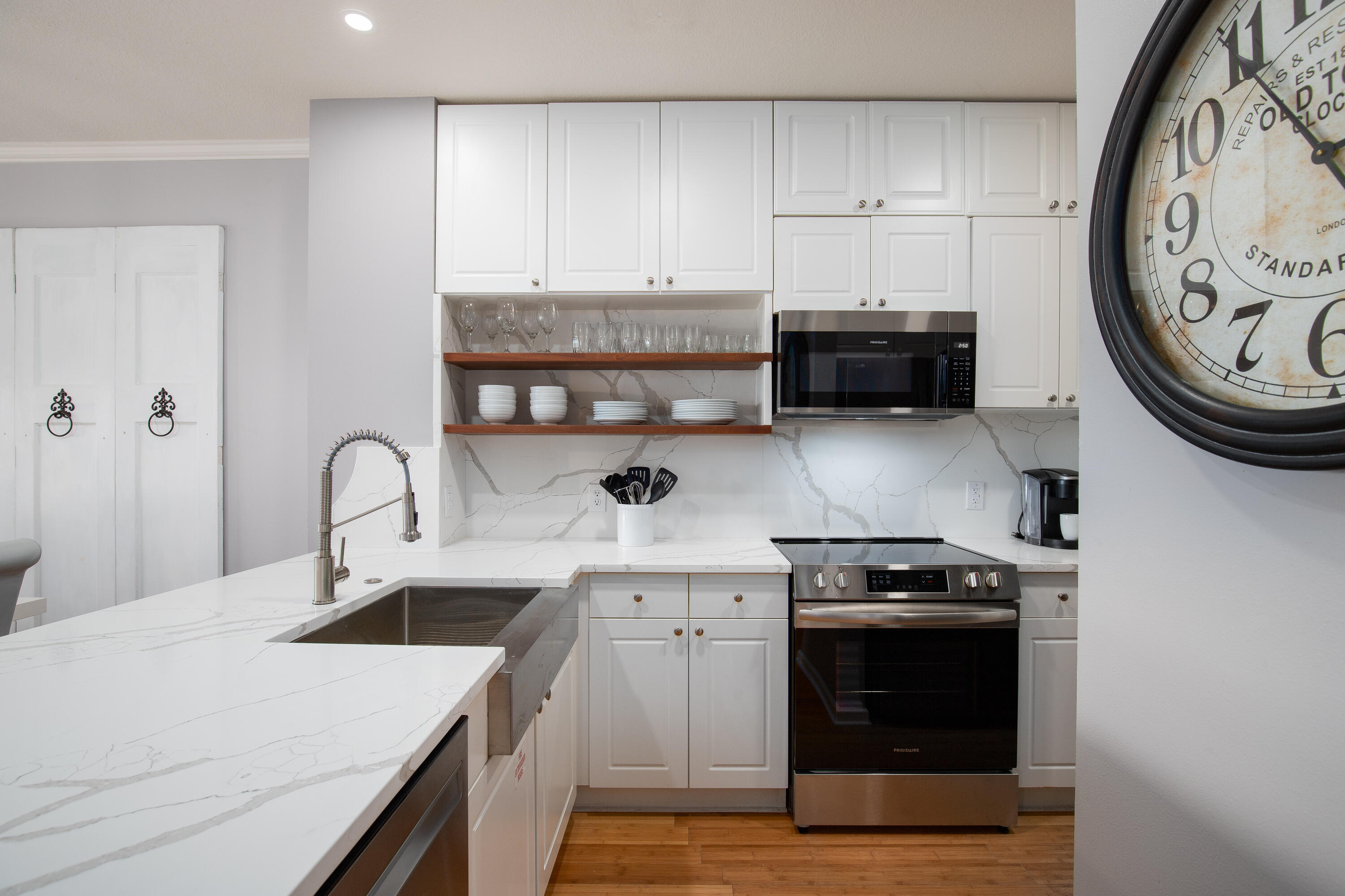 EMERALD WATERS - Residential