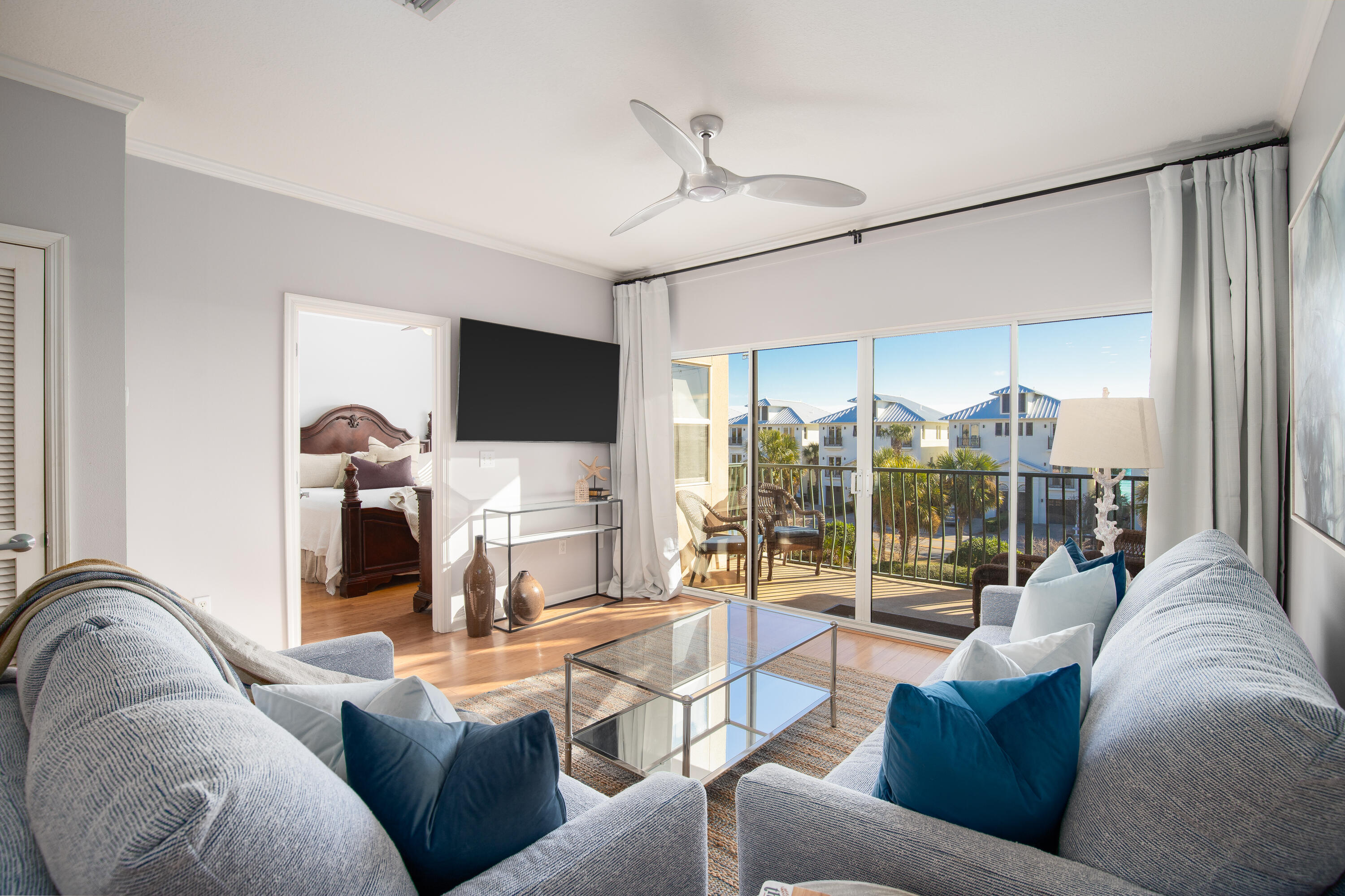 EMERALD WATERS - Residential