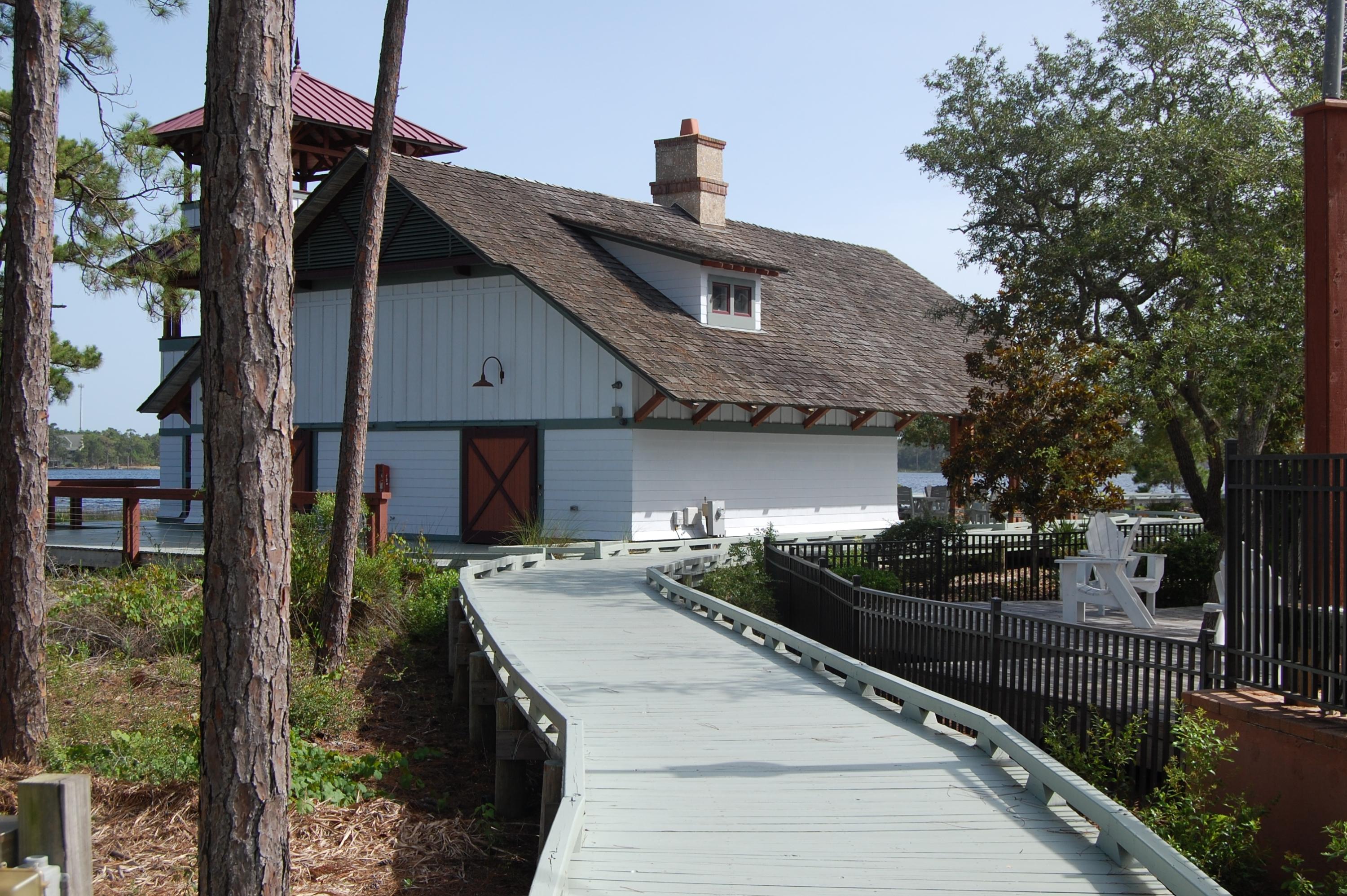 WILD HERON LAKESIDE LODGE - Residential