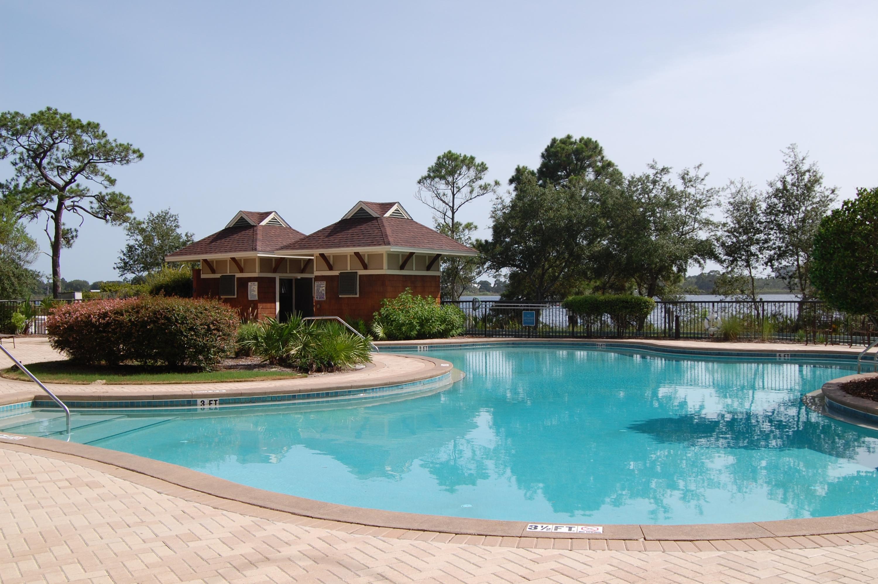 WILD HERON LAKESIDE LODGE - Residential