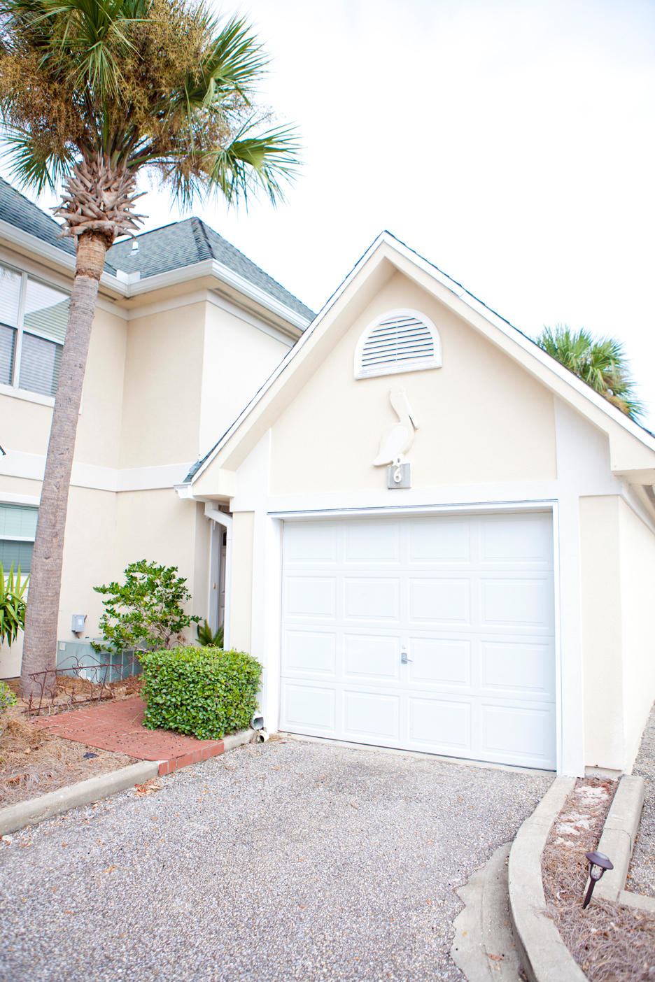 Beautiful and perfectly located town home within walking distance of the Destin Harbor. Location, location, location! Very Open and spacious living room, granite kitchen counter tops, cathedral ceiling in the Master bedroom with a custom designed walk in closet. ONE OF A KIND town home in the complex with only ONE owner! Buyer to verify all data, details and information important to them.