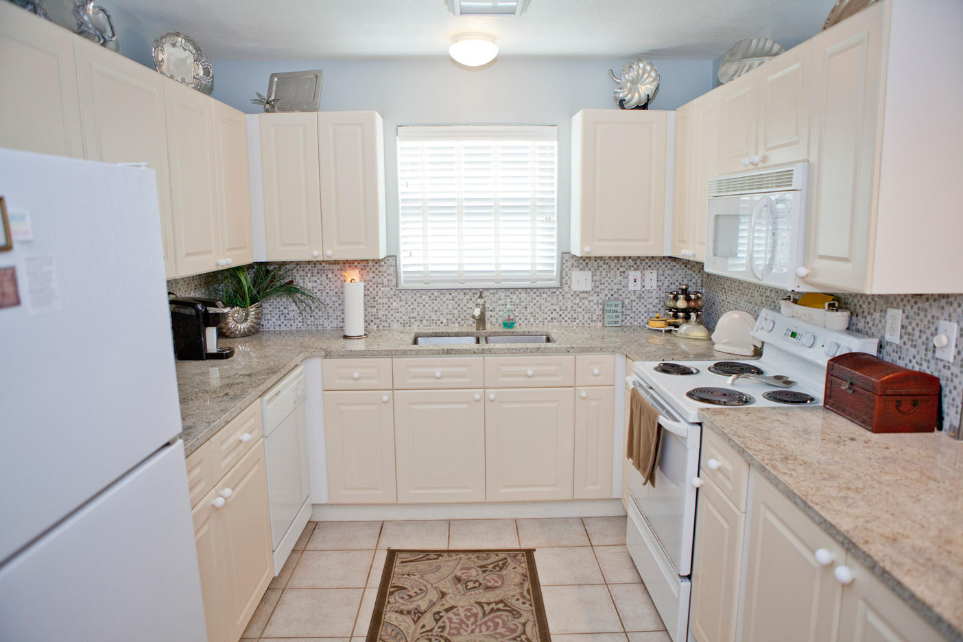 PELICAN PLACE T/H WEST - Residential