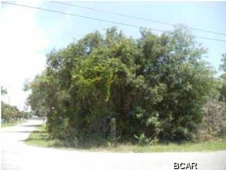 GREAT CORNER LOT CONV TO HWY98 AND FRONT BEACH RD IN LAGUNA BEACH WITH BEACH ACCESS ONLY BLOCKS AWAY.