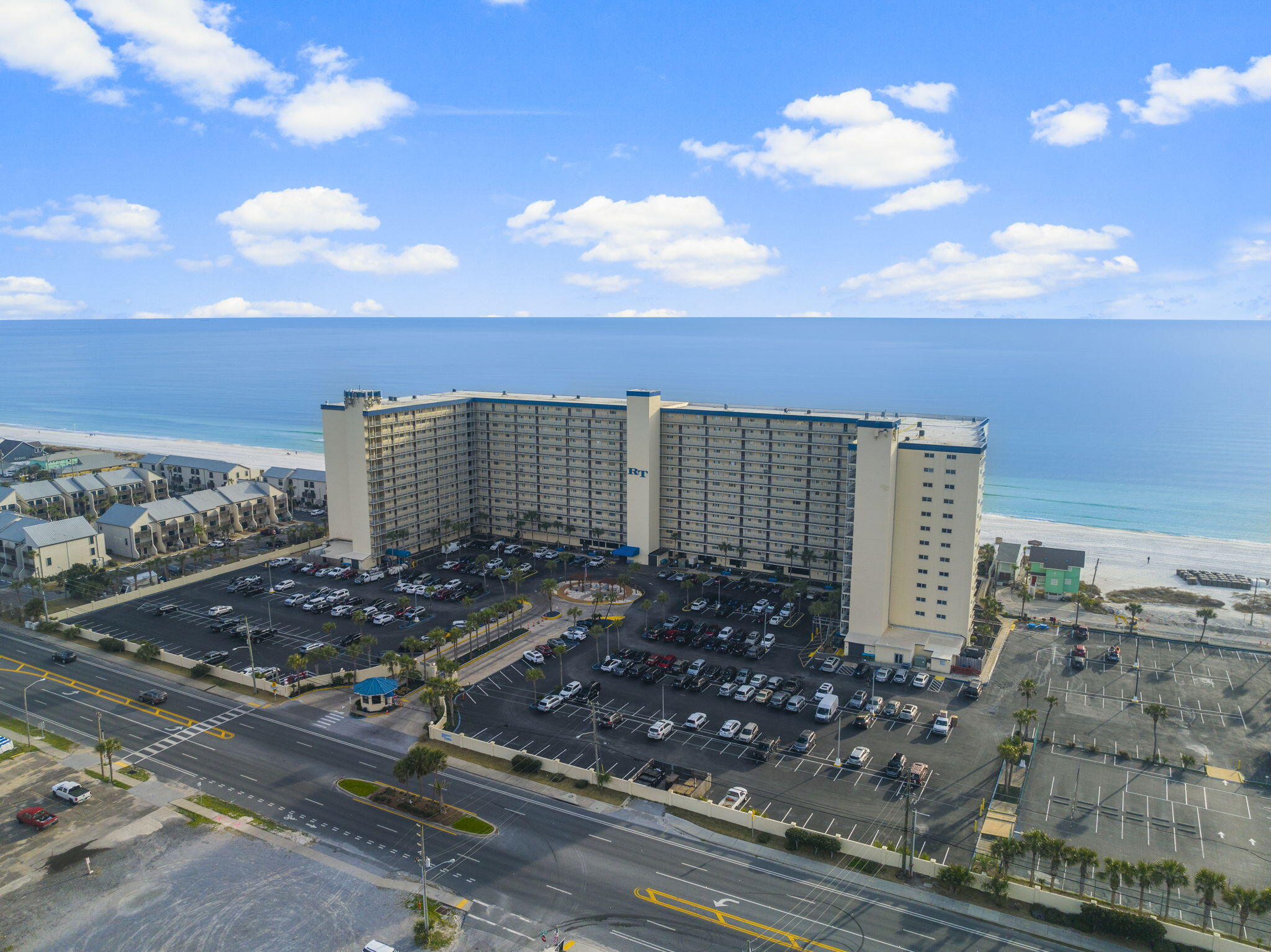 REGENCY TOWERS - Residential