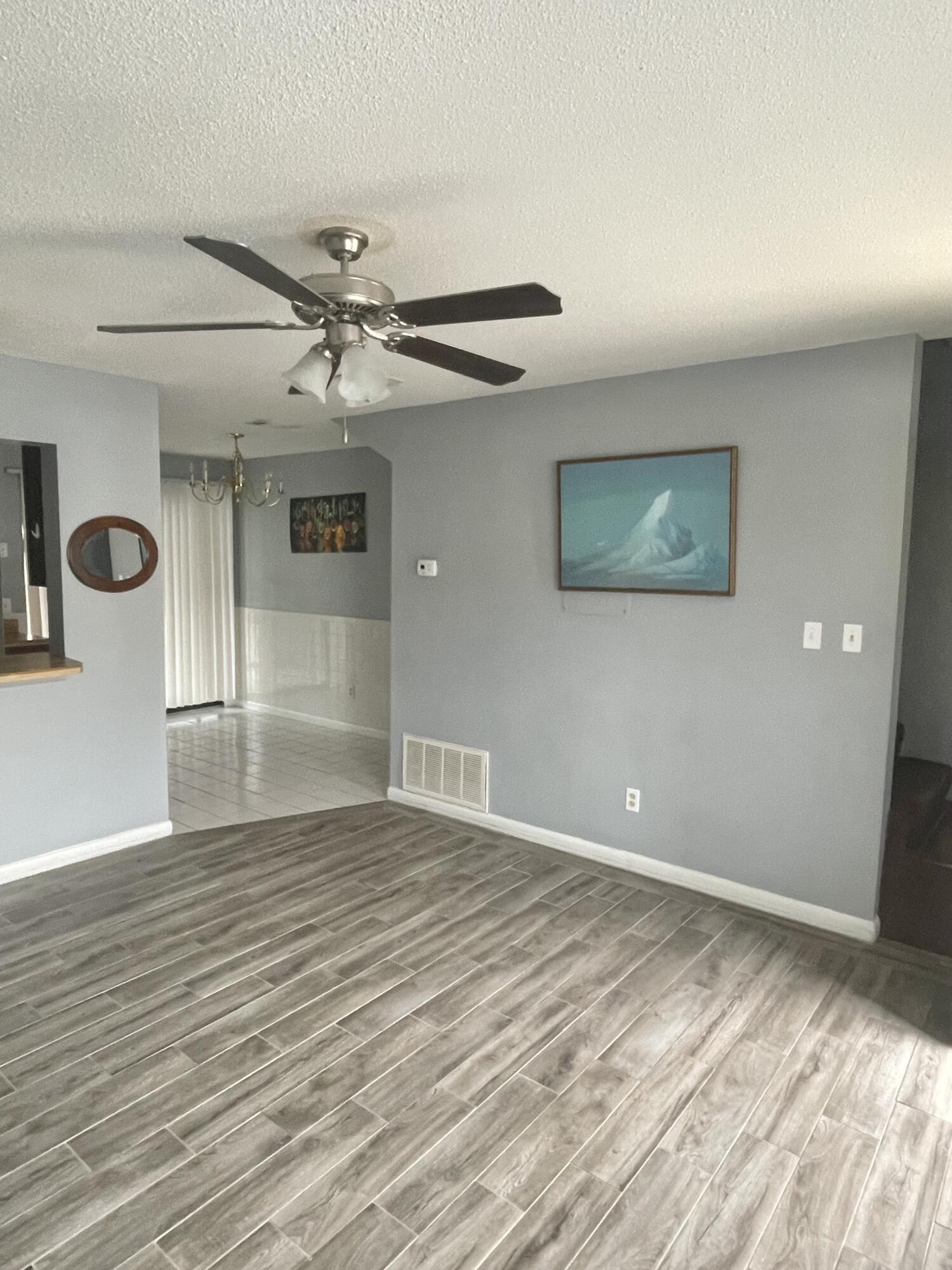 INDIAN HILLS - Residential Lease