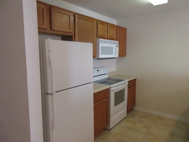 HOUSTON MANOR - Residential