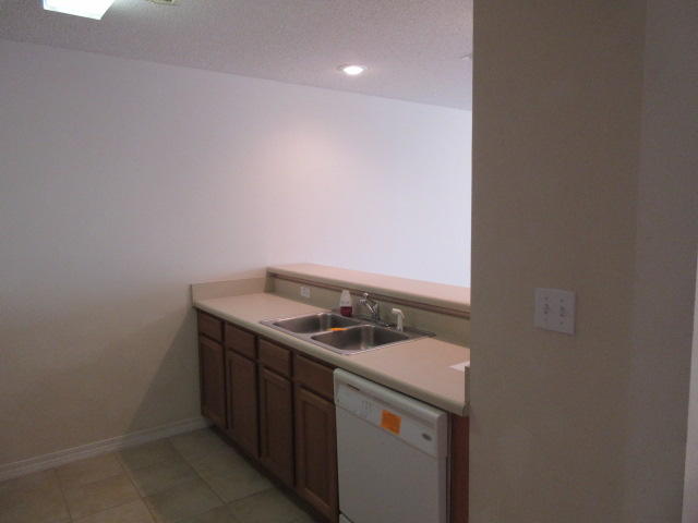 HOUSTON MANOR - Residential