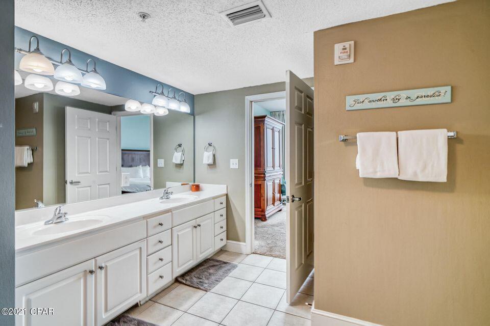 MAJESTIC BEACH TOWERS I - Residential