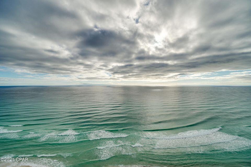 MAJESTIC BEACH TOWERS I - Residential