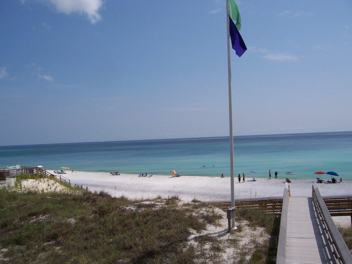 VILLAGES OF CRYSTAL BEACH - Residential