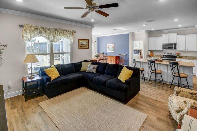 HAMMOCK BAY - Residential