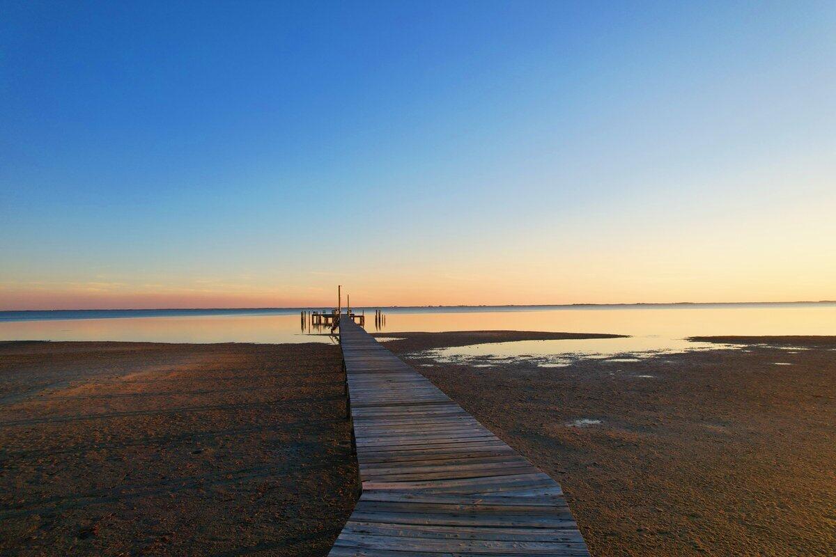 WES VIC HOLIDAY SANDS - Land