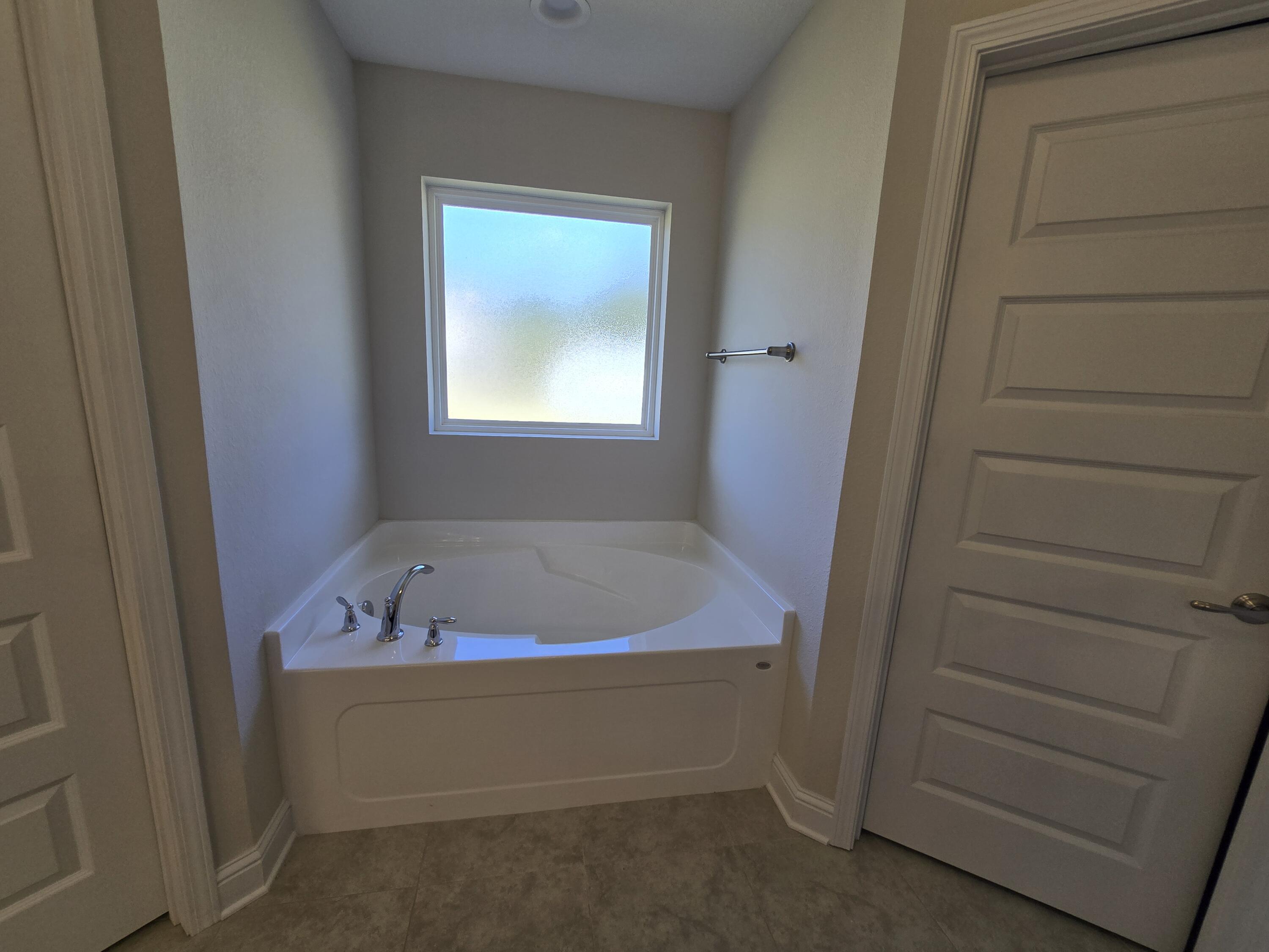 WINDMEADOWS - Residential