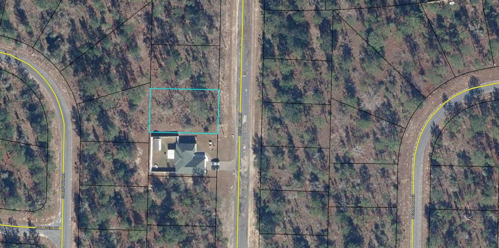 Love Golf? Dream of having a home built near the clubhouse and golf course without paying high HOA fees? This .229 acre lot is perfect for you. Other than the clubhouse and beautiful Green Golf turf, Sunny Hills offers numerous lakes with white sandy beaches and clear water throughout for recreational activities such as swimming, boating, and fishing, but also provides a short drive, approximately 45 minutes to Panama City beaches when you want to visit a different slice of heaven. Northwest Florida Beaches International Airport, and Pier Park shopping are approximately 45 minutes. Approx. 20 miles from local shopping, medical, and other local amenities in Chipley
