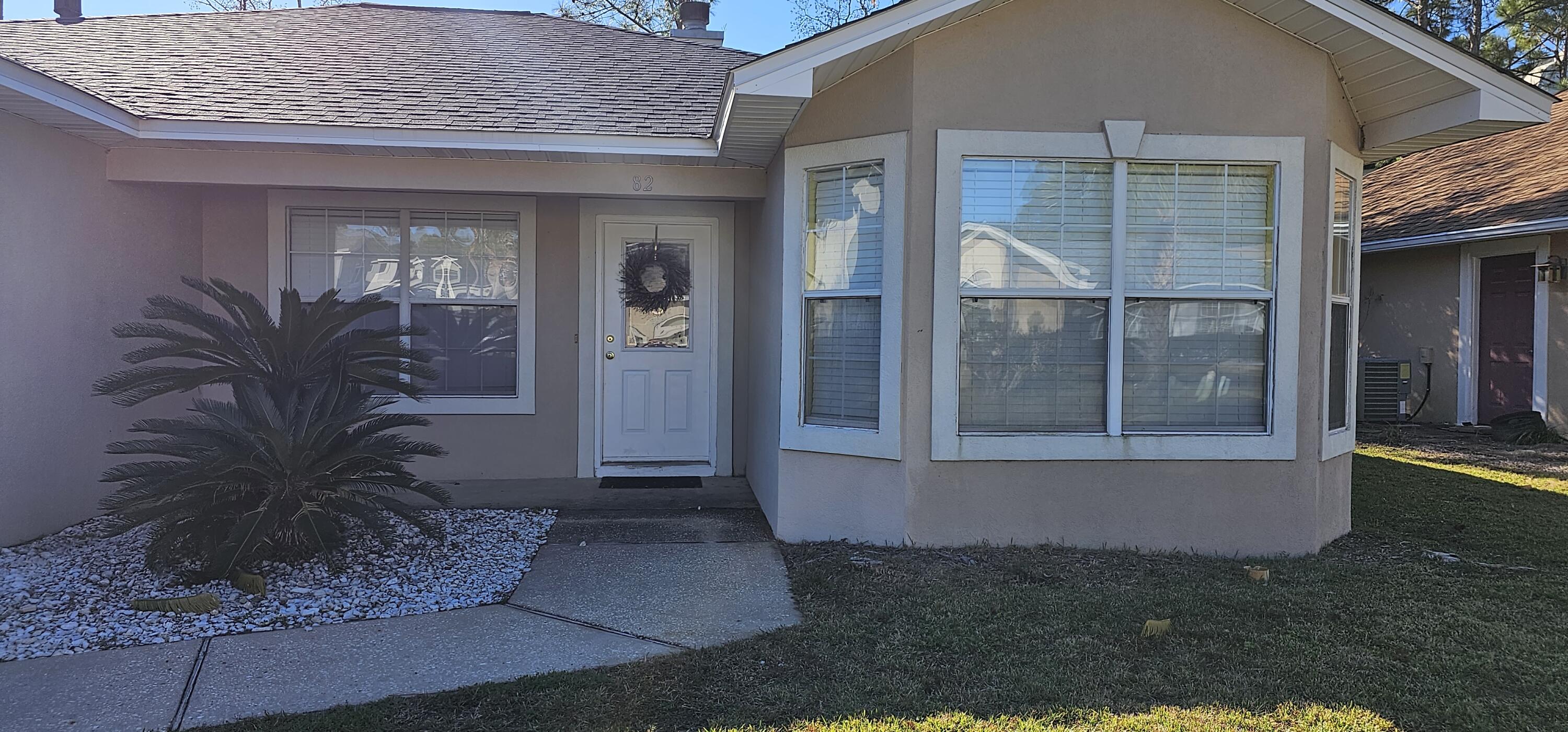 This home is in a very quit neighborhood near the Bay. There is Shopping, Restaurants and Beaches 10 min away.
