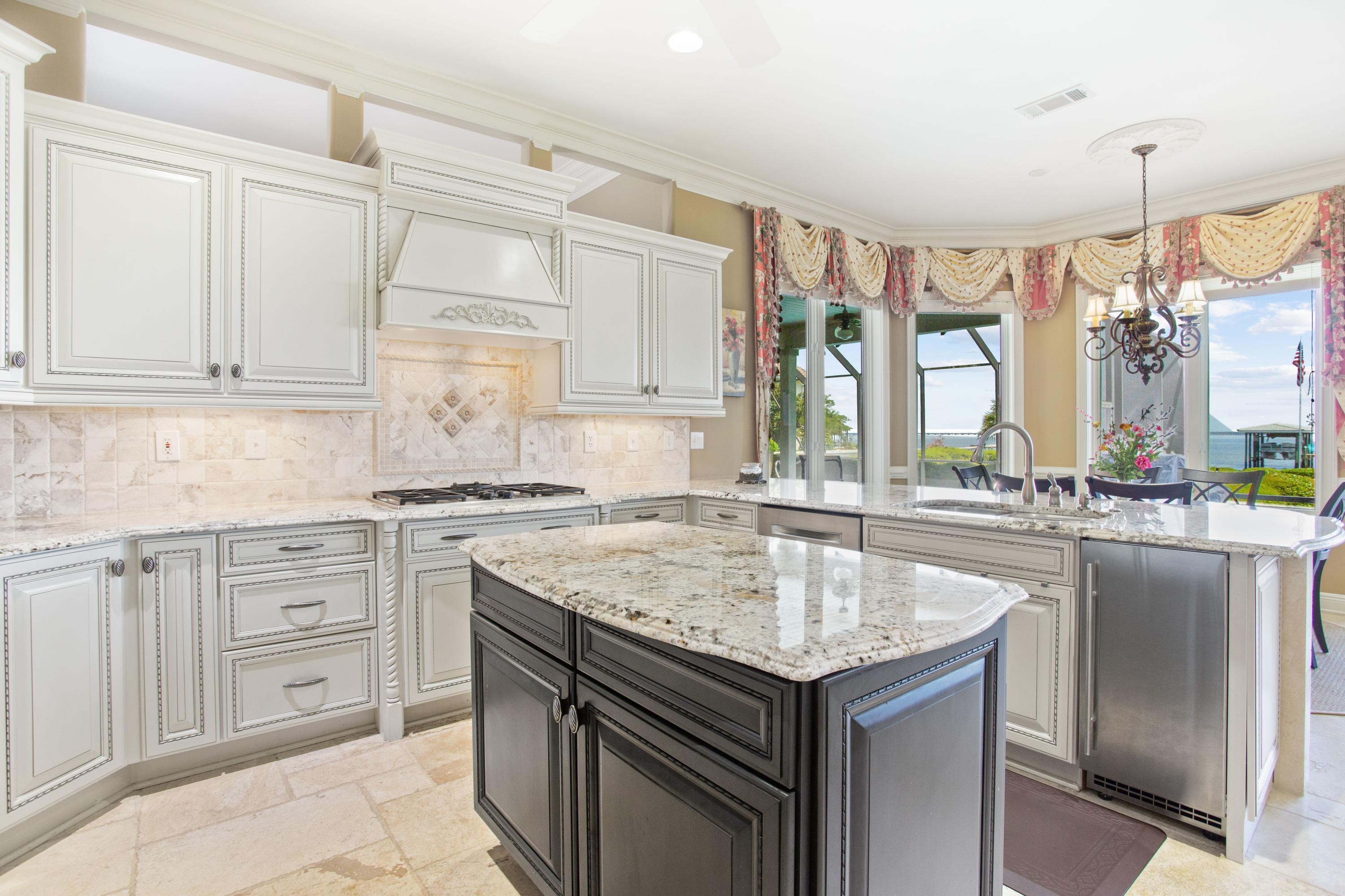 EMERALD BAY WEST - Residential