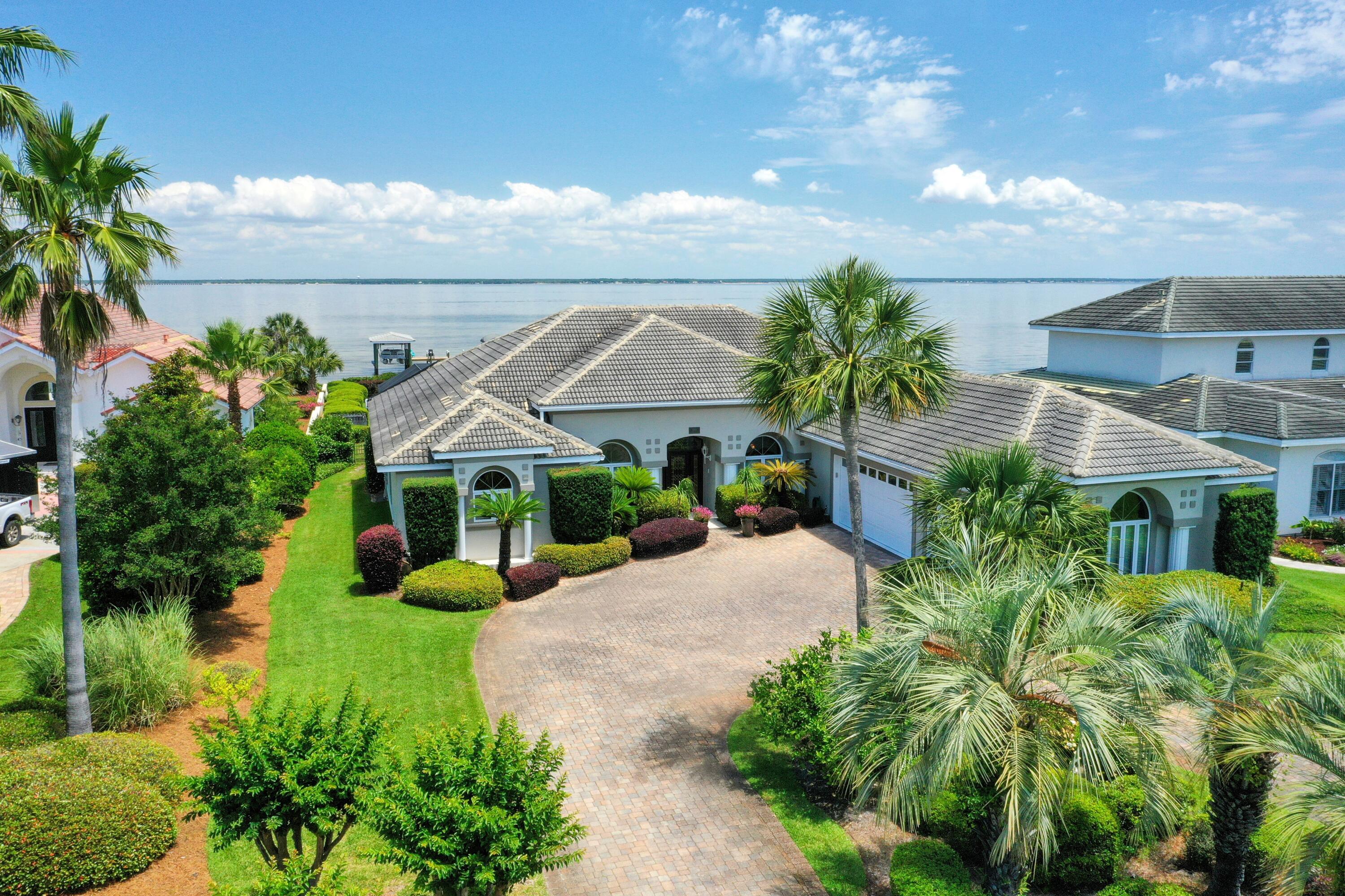 EMERALD BAY WEST - Residential