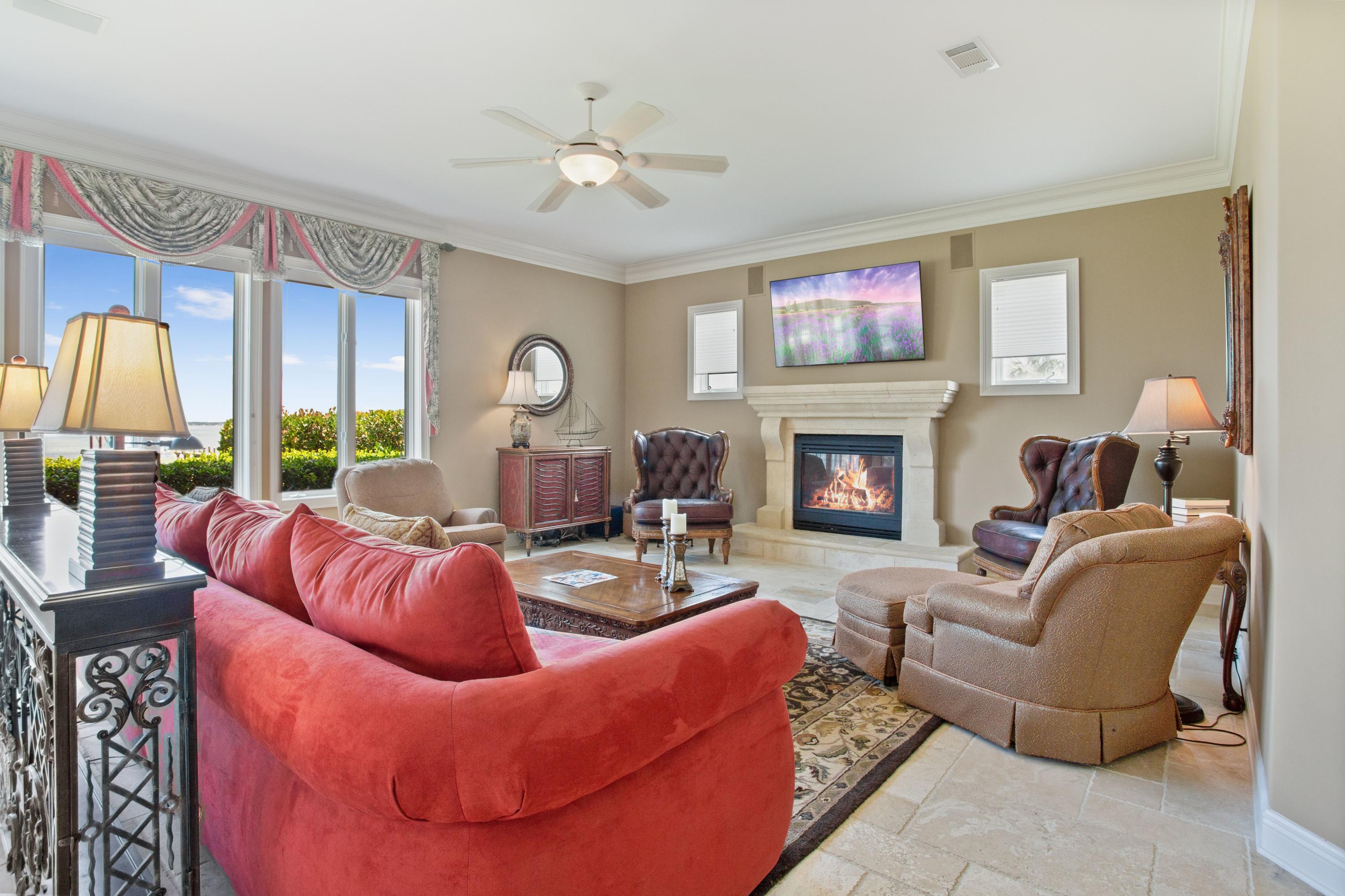 EMERALD BAY WEST - Residential
