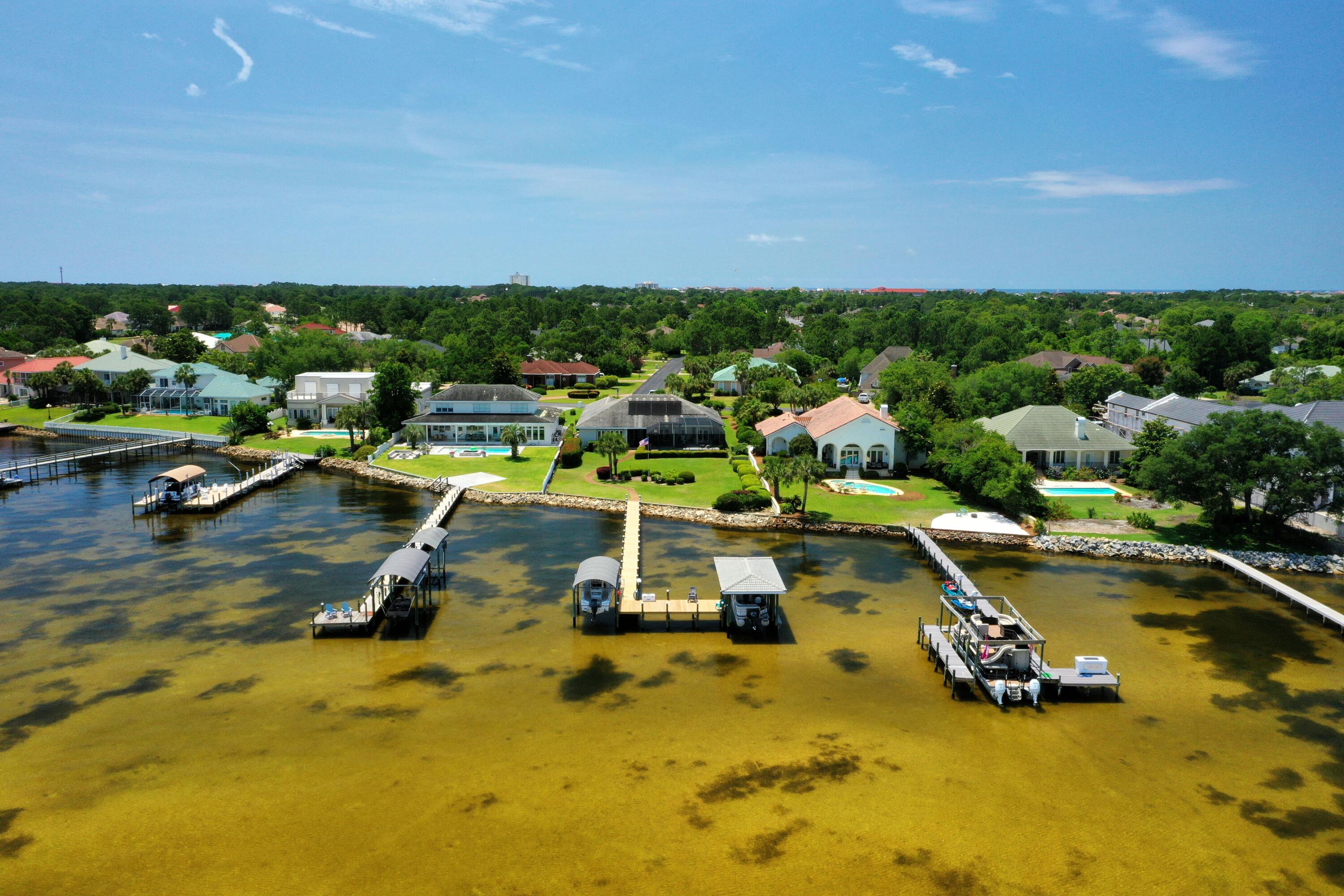 EMERALD BAY WEST - Residential