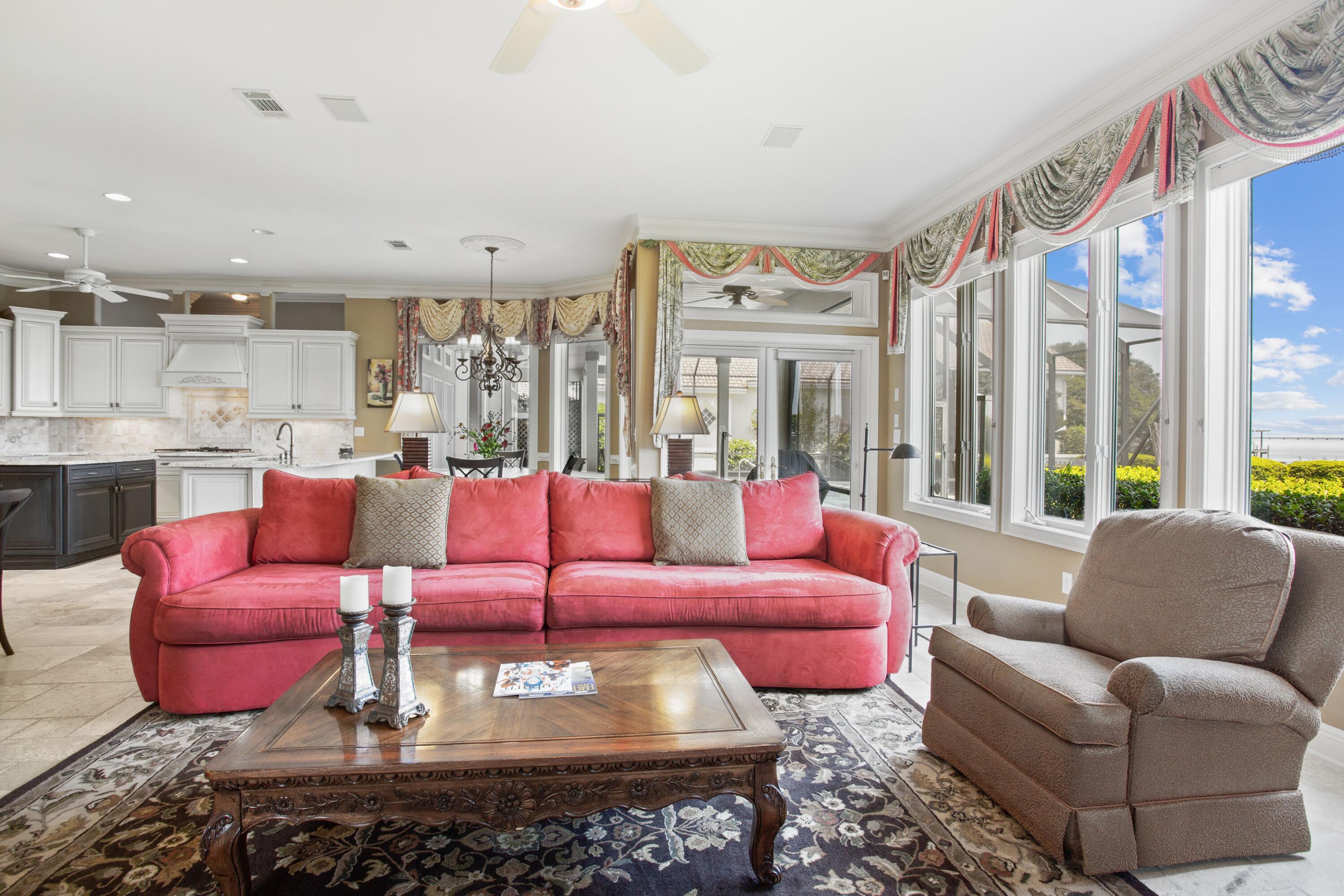 EMERALD BAY WEST - Residential