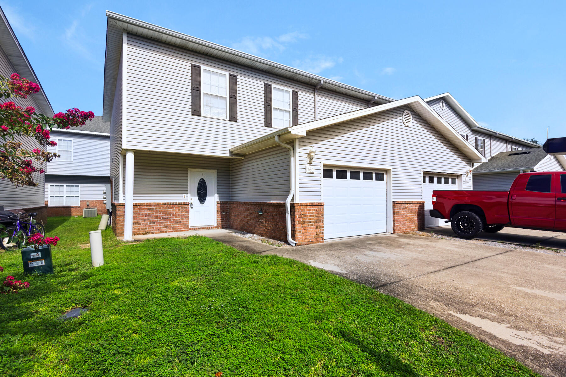 EAGLES NEST - Residential