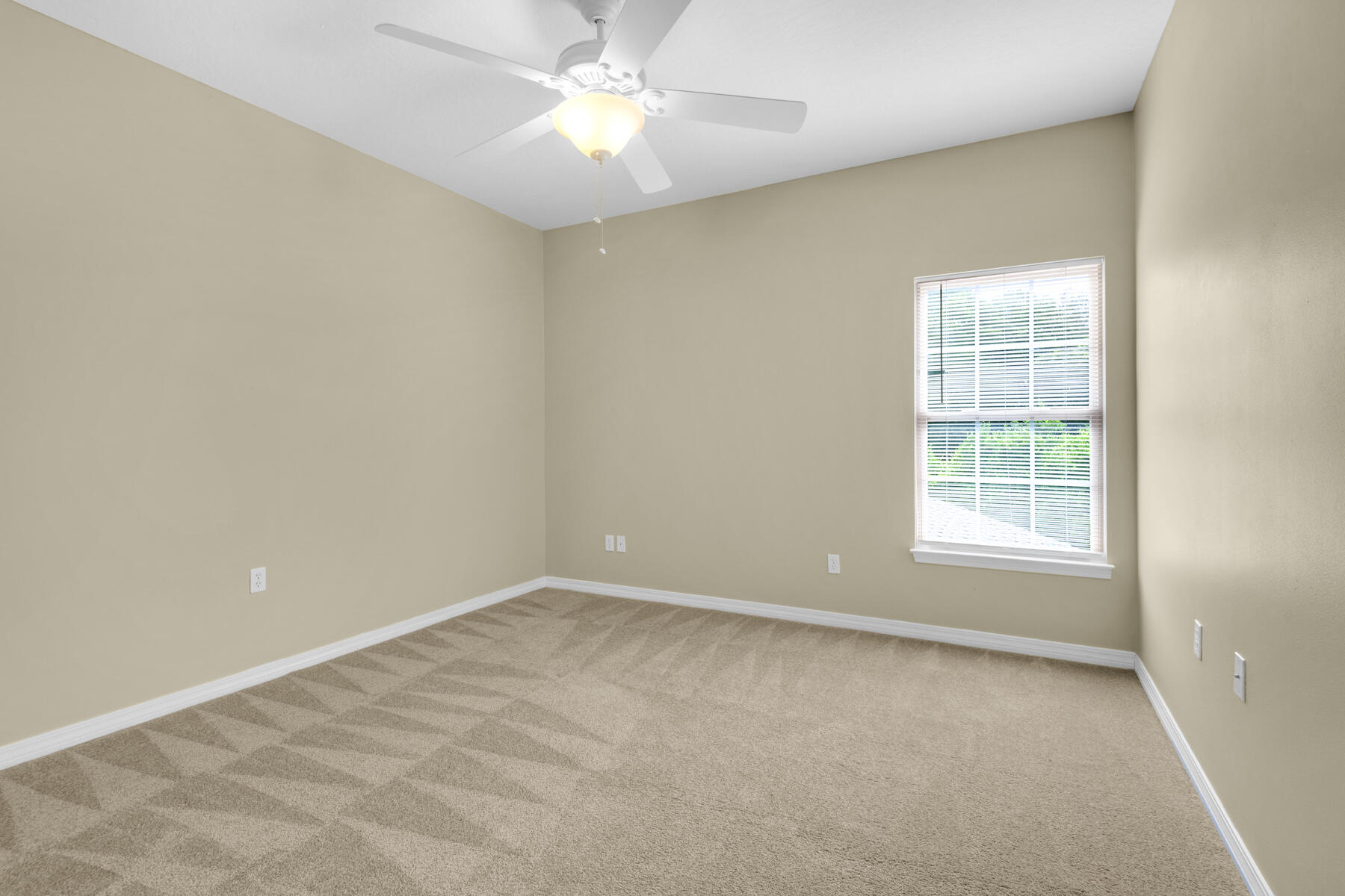 EAGLES NEST - Residential