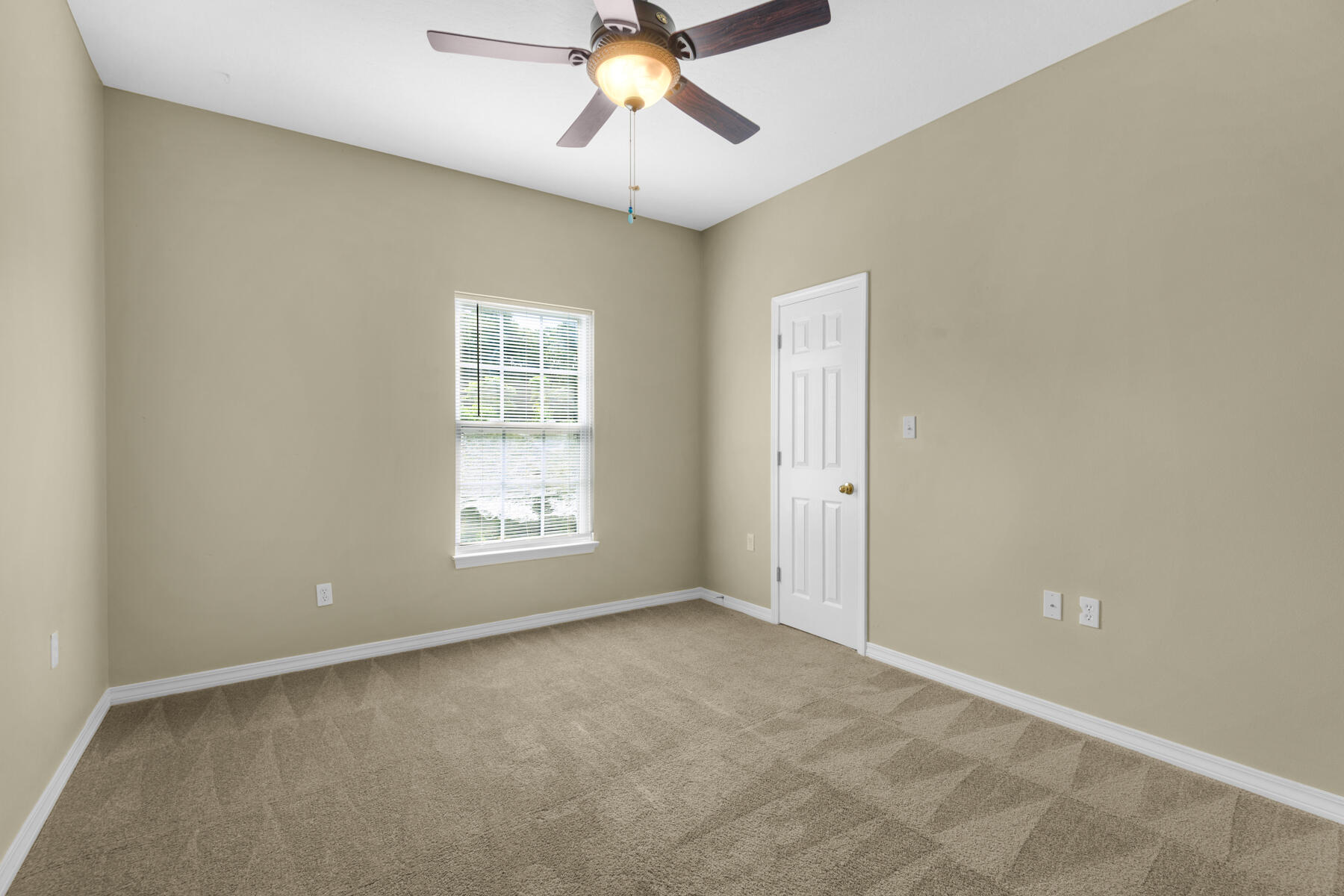 EAGLES NEST - Residential
