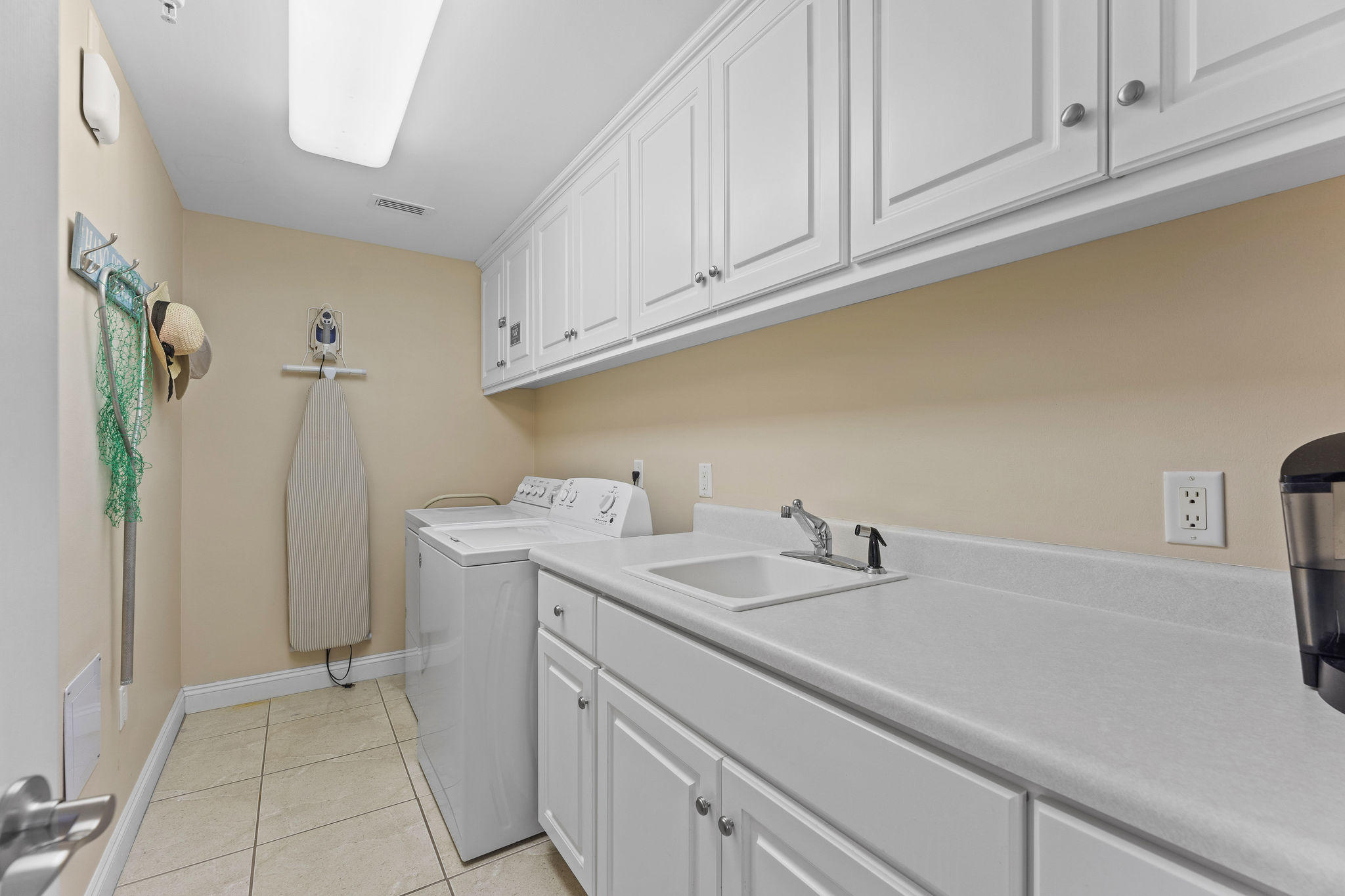 HIDDEN DUNES CONDO - Residential