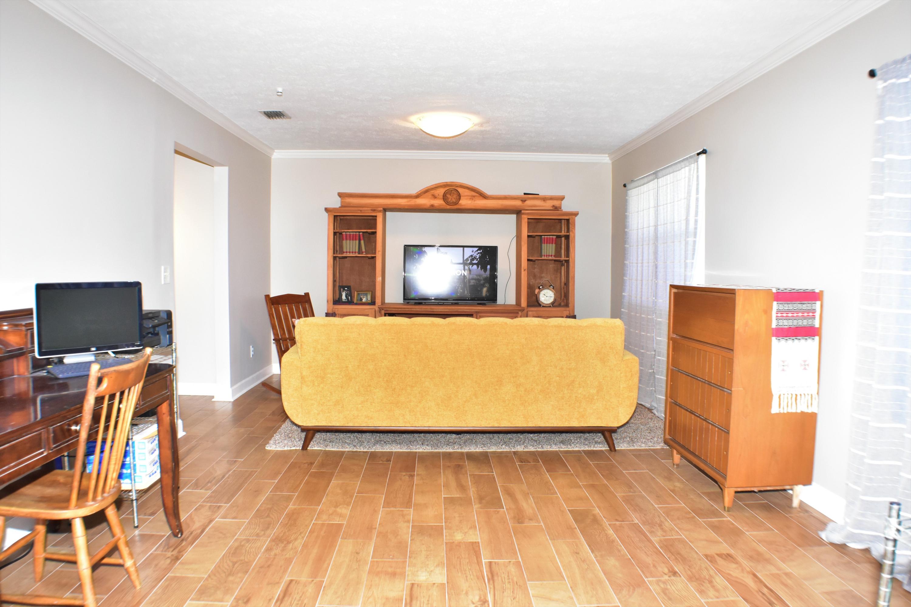 BELAIRE ESTATES - Residential