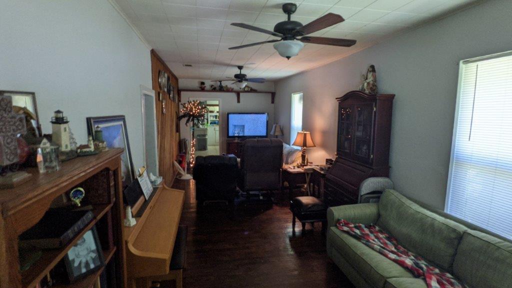 NO RECORDED SUBDIVISION - Residential